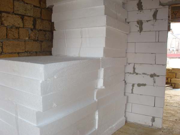 Стандартная толщина пенополистирола для утепления стен не менее 5 см